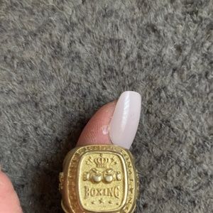 International champion  Boxing 18 cart gold